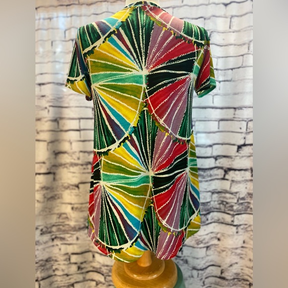 Heimish multicolored top. Perfect summer splash of color! - Picture 2 of 3